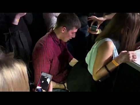 ❤️ ნამდვილი სექსი რუსულ ღამის კლუბში. 18 წლის რუსი გოგონა ანუსსა და საშოში ჩაეხუტა ღამის კლუბში სექსი ჩვენთან